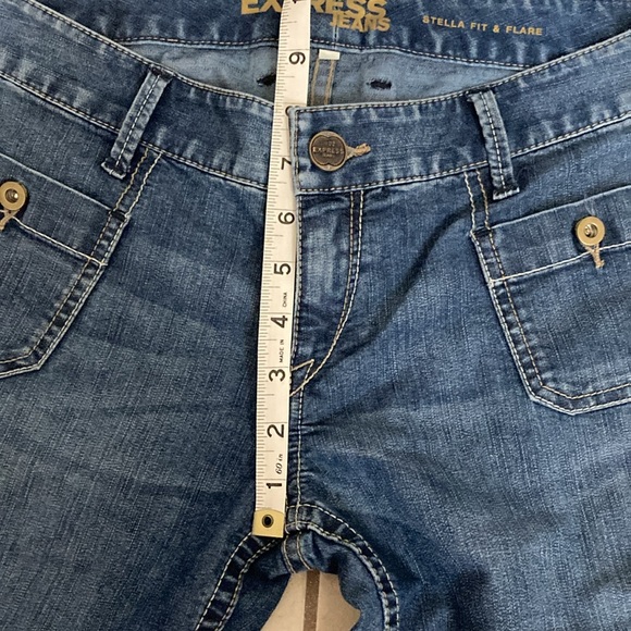 Express Stella Fit & Flare Low Rise Flare Jeans - Picture 10 of 11